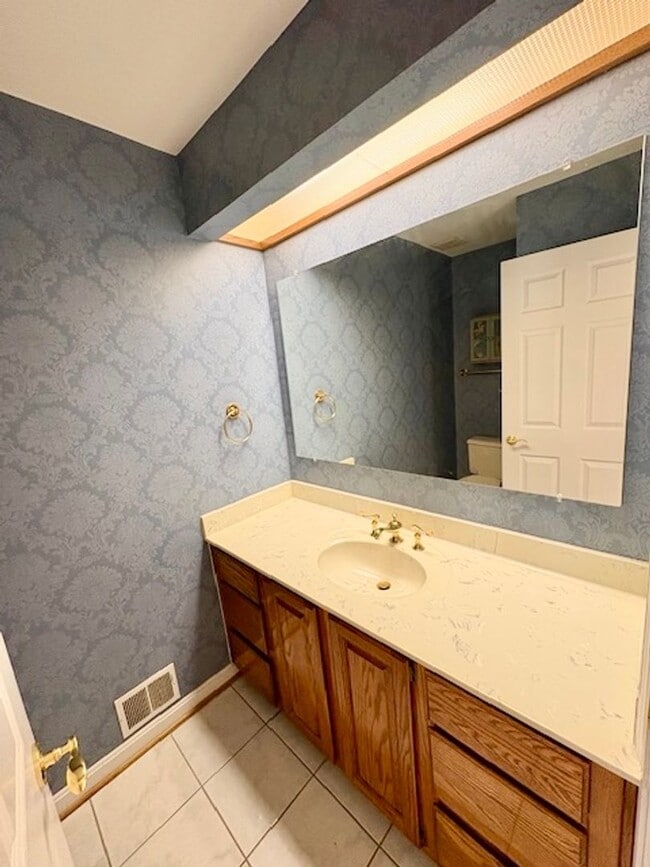 Building Photo - 6825 Spring Beauty Ct