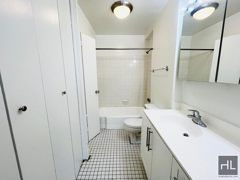 Building Photo - E 36th St | Alcove Studio | In-building laundry