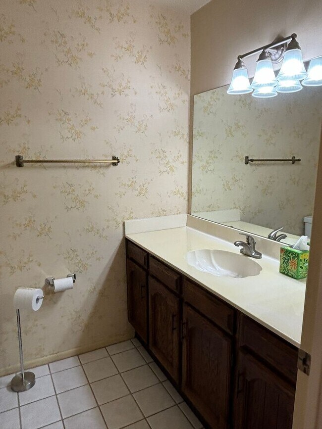 Building Photo - Spacious 3 bedroom Long Term Unfurnished home in Leisure World a 45+ Active Adult Resort Community