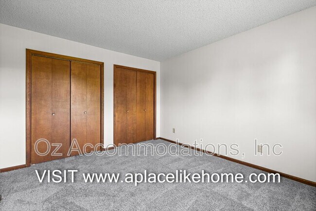 Building Photo - 1105 Jeff Cir