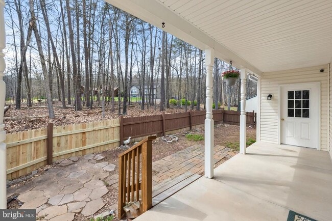Building Photo - 100 Woodlands Ln
