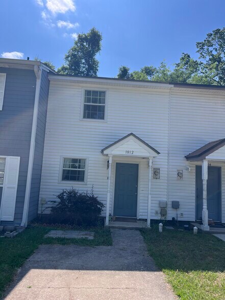 Building Photo - 1812 Lilac Ln
