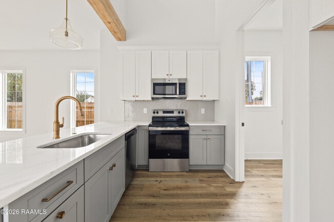 Building Photo - 121 Mayberry Grv St