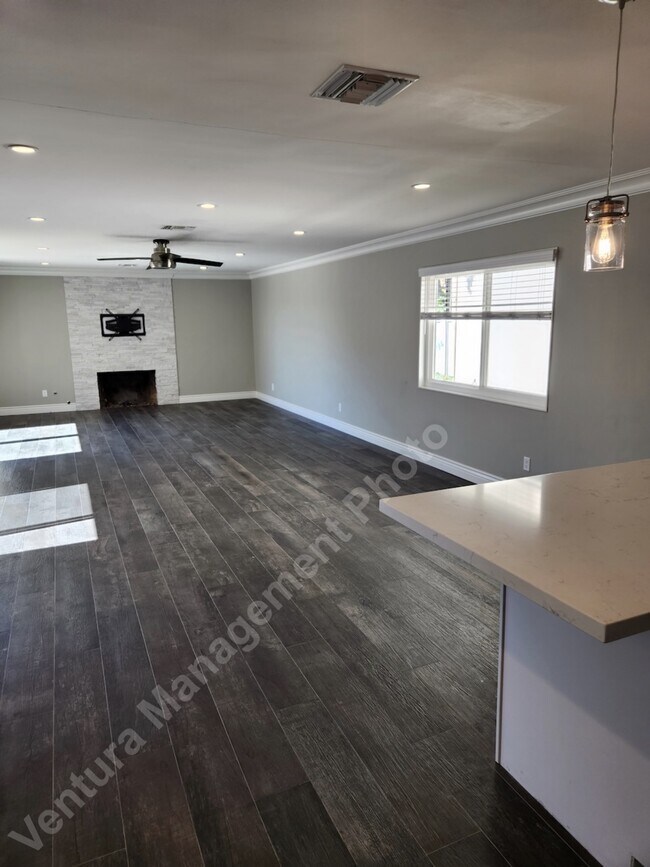 Building Photo - 5515 Lake Lindero Dr