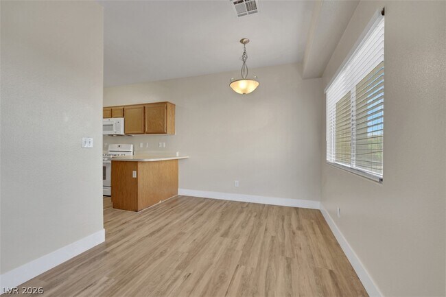 Building Photo - 502 Birdseye St