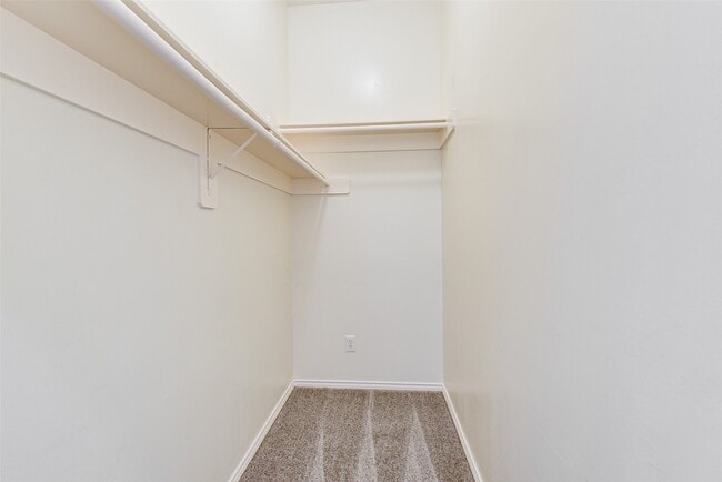 Building Photo - 16206 Waiting Spring Cir