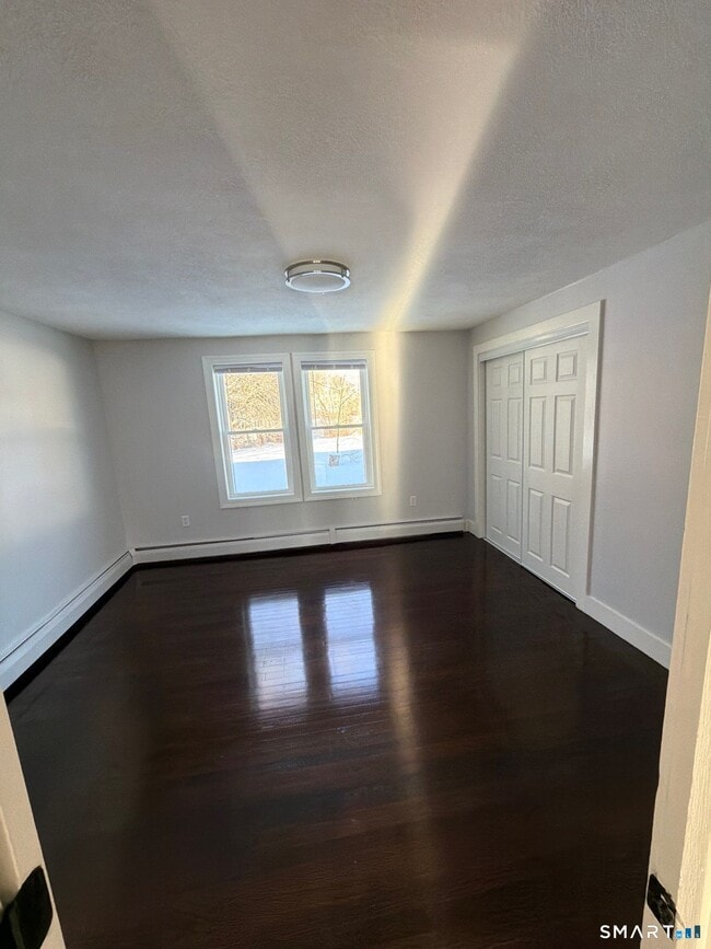 Building Photo - 610 Ives Row