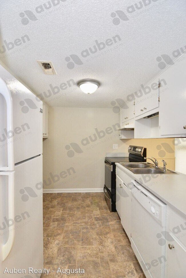 Building Photo - 2 br, 1.5 bath House - 2312 Winston Way