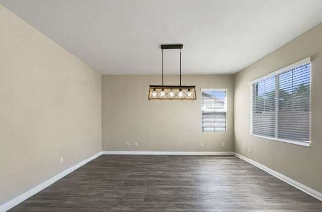 Building Photo - 1058 W Ave K