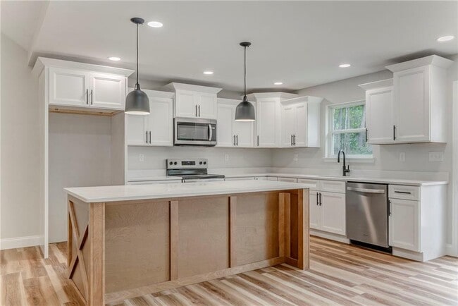 Building Photo - 22 Earls Way