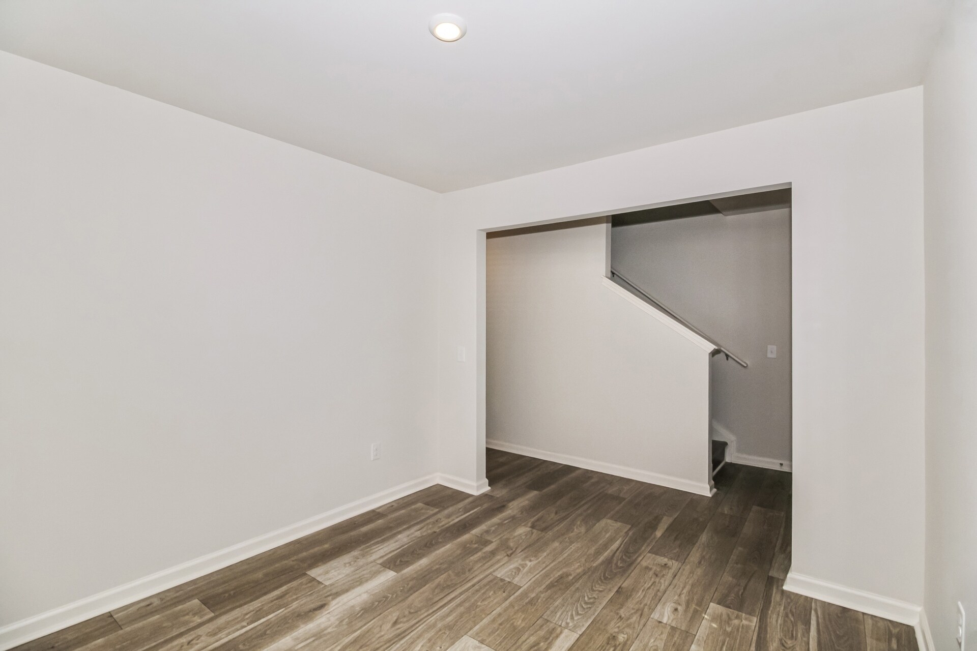 Building Photo - 668 Savanac St SE