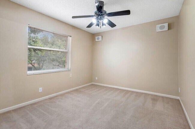 Building Photo - 10489 Mateo Ct