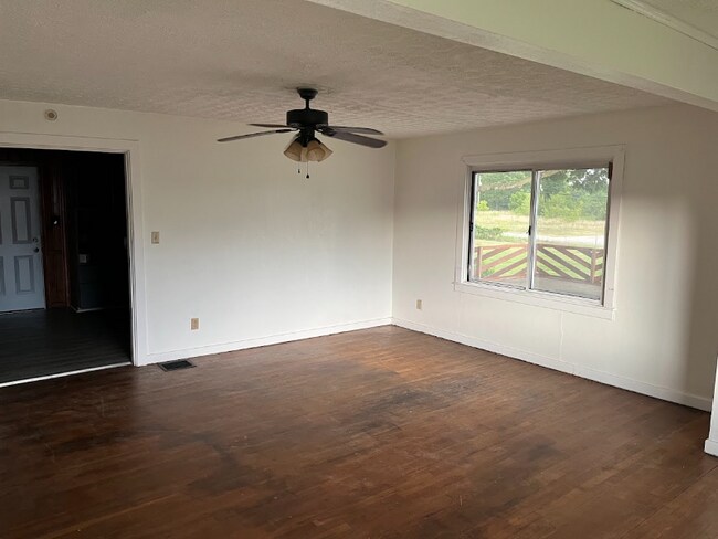 Building Photo - 1322 Emery Xing Rd