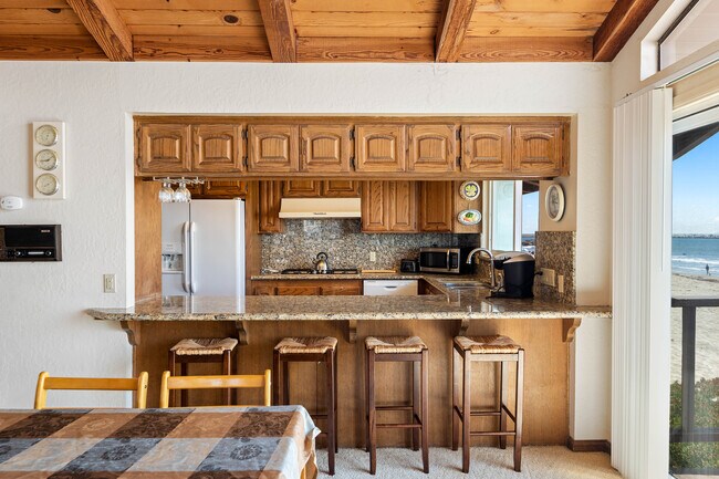 Building Photo - 1364 Weymouth Ln