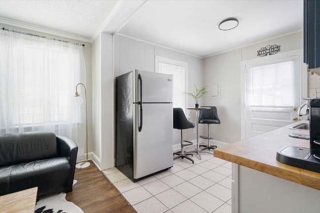 Building Photo - Cozy Living in the Heart of Wilson