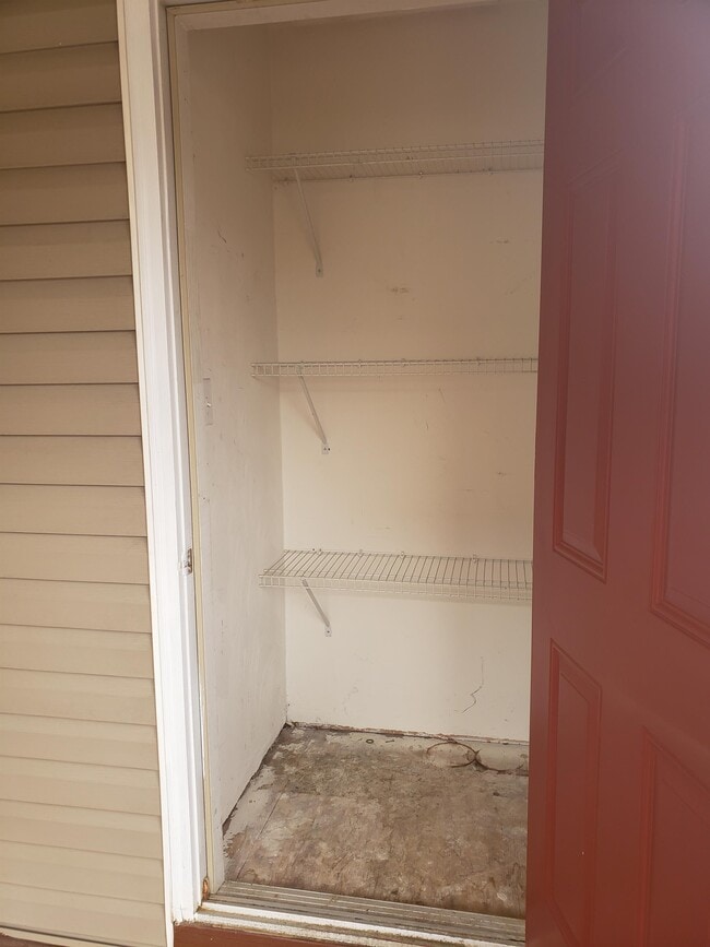Building Photo - 304 Fireweed Ct