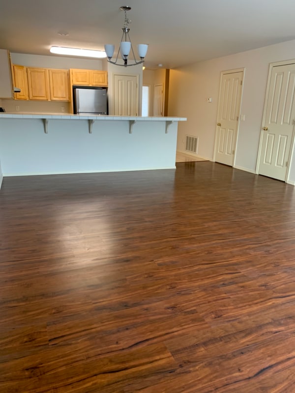 Building Photo - 104 S Yellowstone Ave