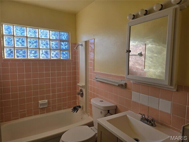 Building Photo - 1200 Rhea Ave