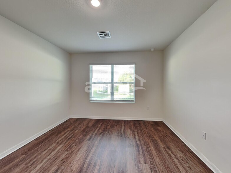 Building Photo - 2634 Greenleaf Ter