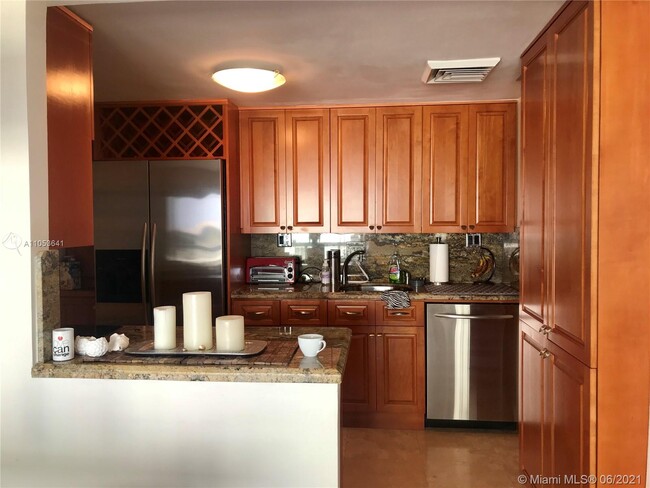 Building Photo - 2451 Brickell Ave