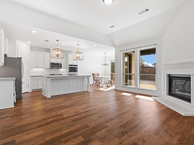 Building Photo - 1441 Bluebonnet Ln