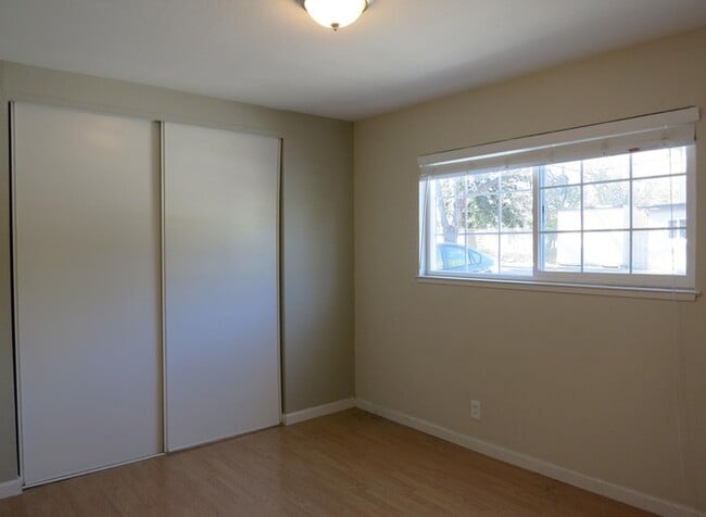 Building Photo - 1588 Blossom Hill Rd