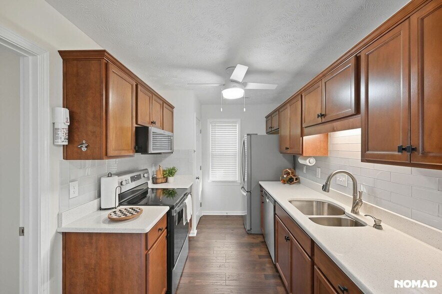 Building Photo - 4591 Oakfield Ct