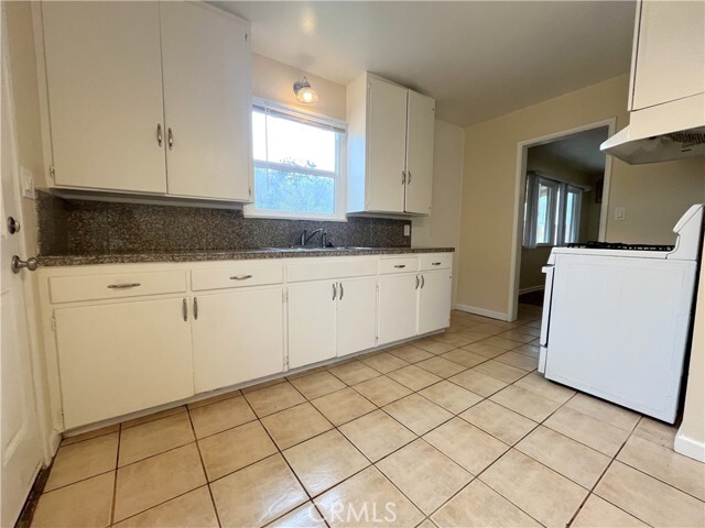 Building Photo - 32041 Avenue E