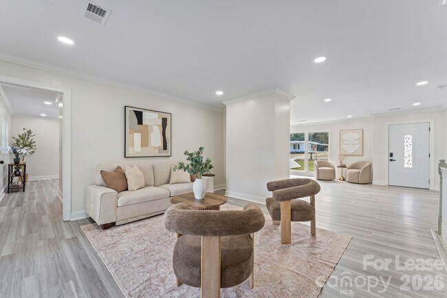 Building Photo - 612 Westway Dr