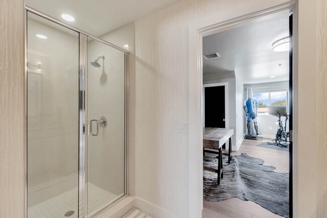 Building Photo - 428 W Swoope Ave