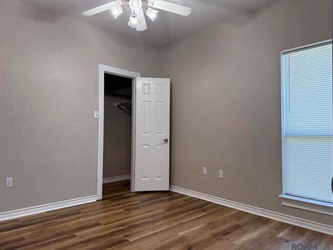 Building Photo - 41206 Colonial Dr