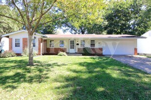 Building Photo - 2240 Spoonwood Dr