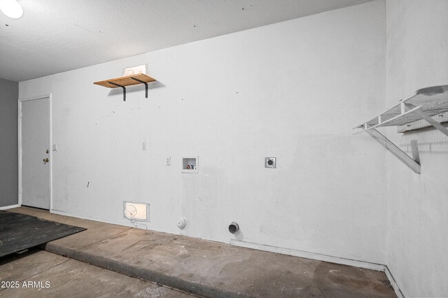 Building Photo - 125 N 22nd Pl