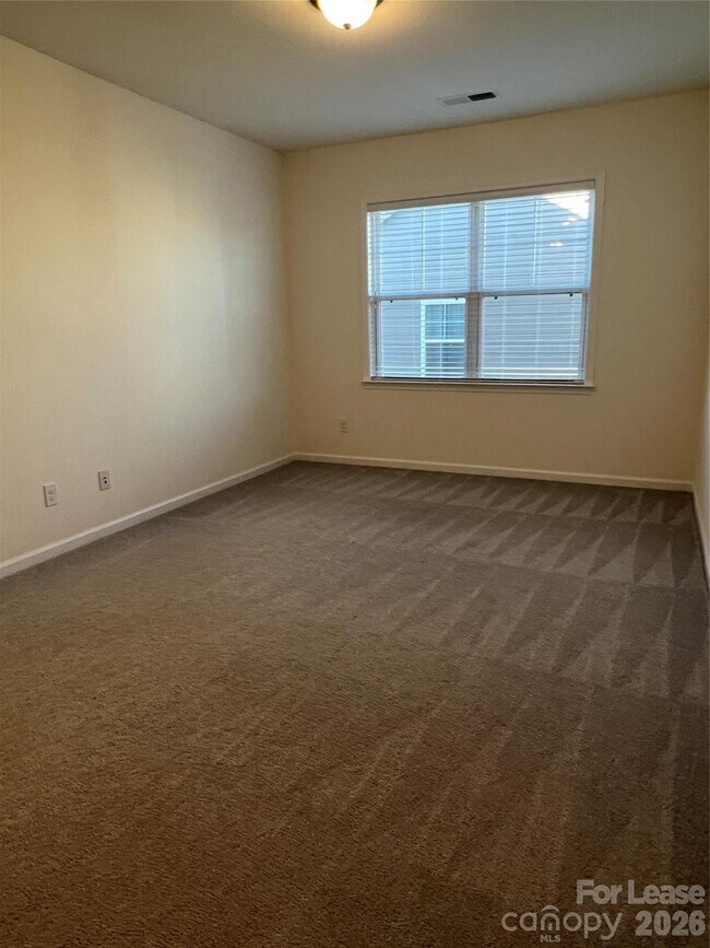 Building Photo - 5016 Britannia Blvd