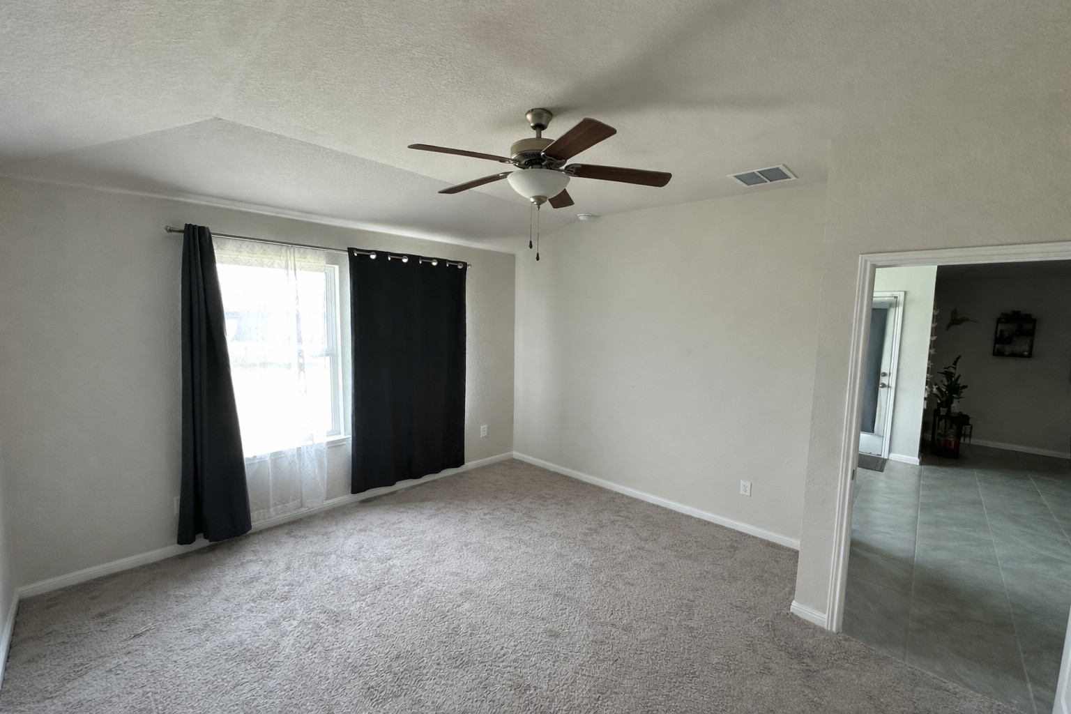 Building Photo - 300 Low Bramble Dr