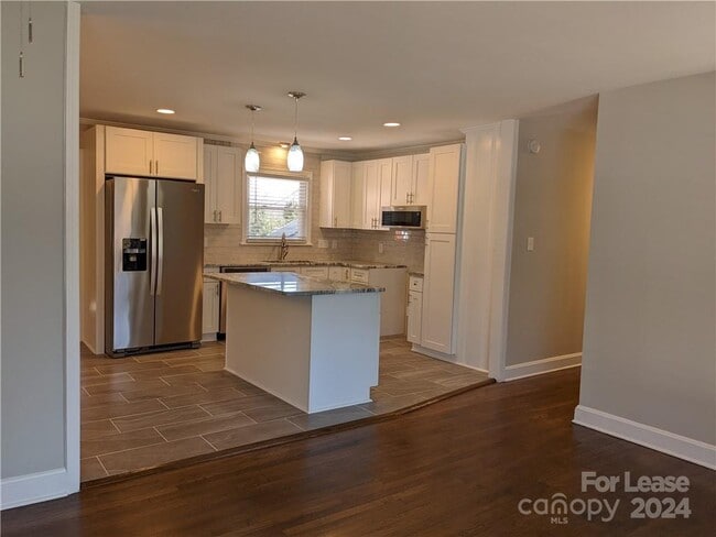 Building Photo - 354 Fieldstone Rd