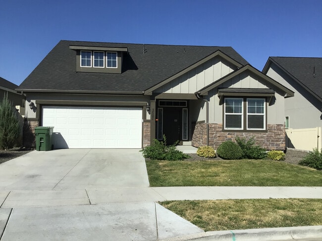 Building Photo - 3501 S Bartlett Ave