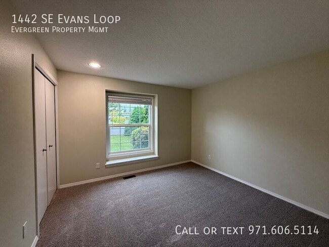 Building Photo - 1442 SE Evans Loop