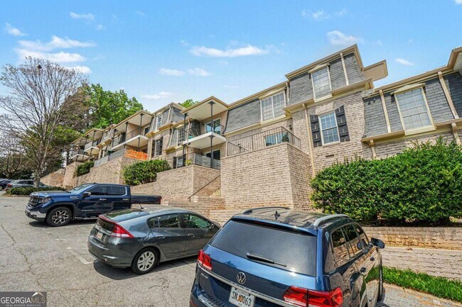 Building Photo - 2805 Northeast Expy