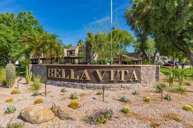 Building Photo - Bella Vita Condo-two bed, two bath in Scottsdale