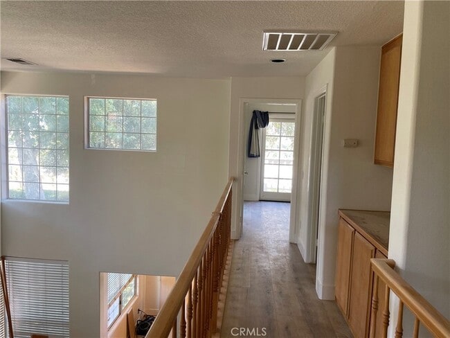 Building Photo - 99 Matisse Cir