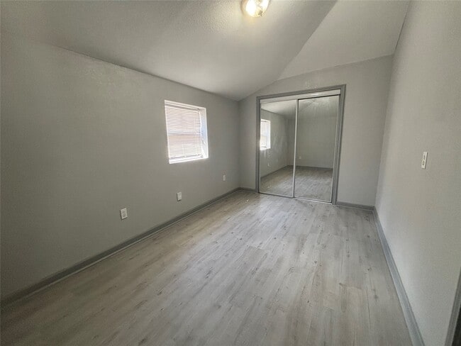 Building Photo - 301 19th Ave N