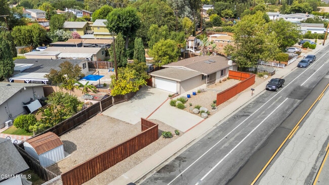Building Photo - 865 W Hillcrest Dr