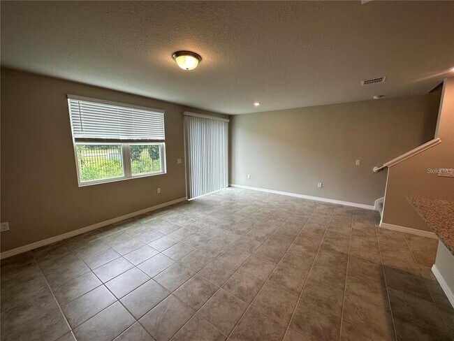 Building Photo - 430 Legacy Lp