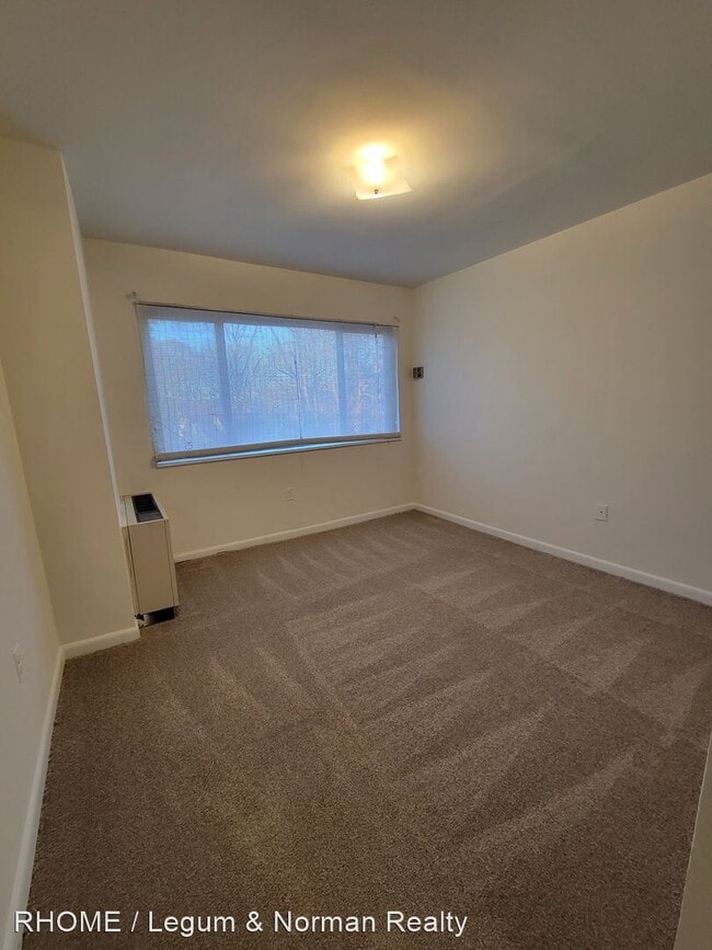 Building Photo - 2 br, 2 bath House - 8830 Piney Branch Rd ...