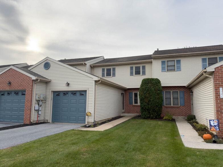 Building Photo - 2146 Walnut St