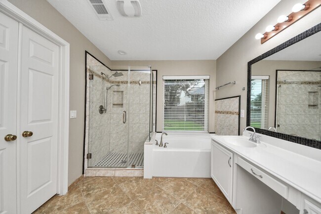 Building Photo - 3003 Silver Spur Dr