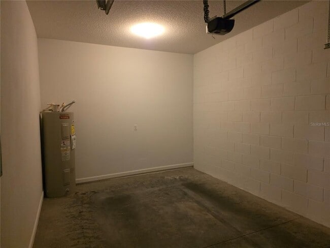 Building Photo - 16661 Cedar Crest Dr
