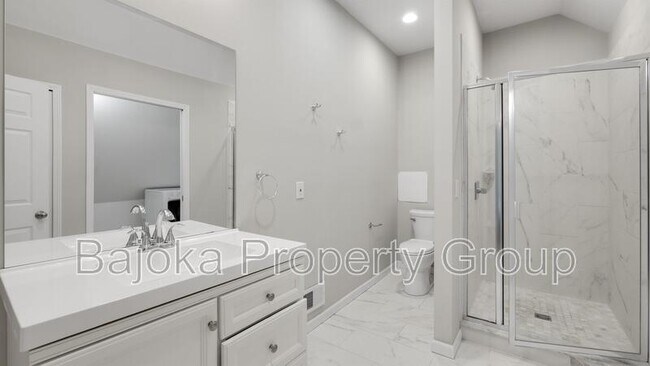 Building Photo - 1510 Trumbull St