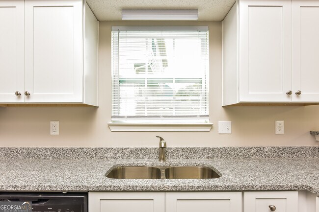 Building Photo - 1127 E Briar Gate Ct